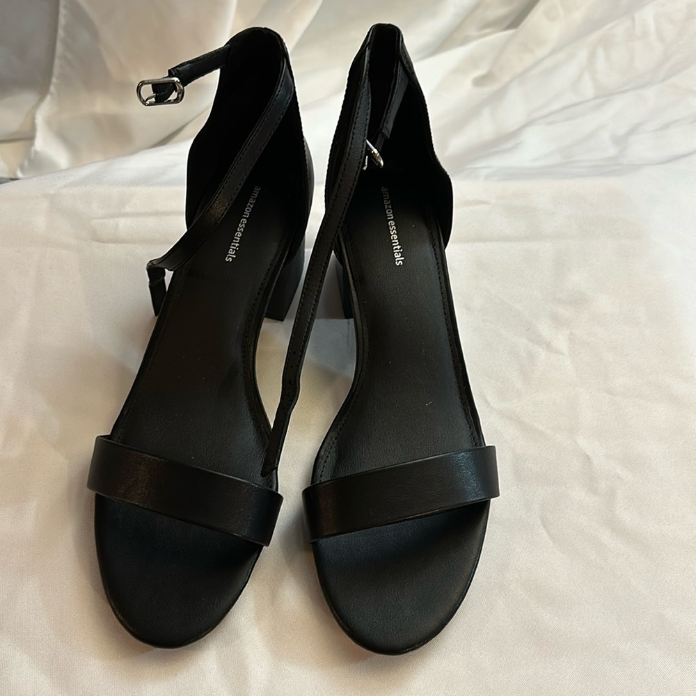 Amazon Essentials Women’s Black Sandals Size 12
